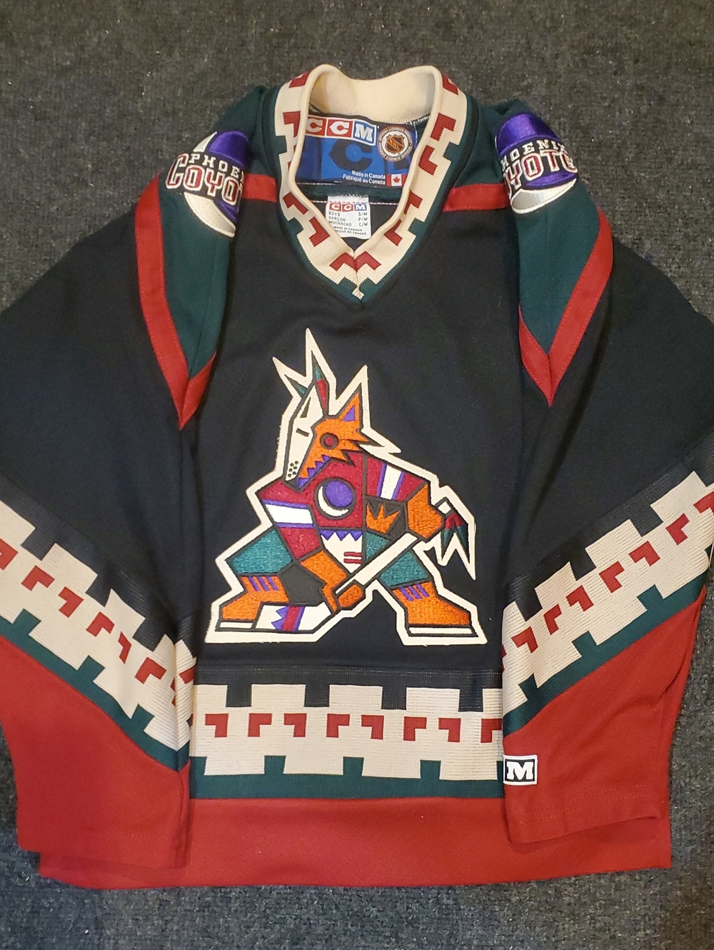 NHL Vintage Authentic CCM Phoenix Coyotes Katchina Logo Jersey...🏒